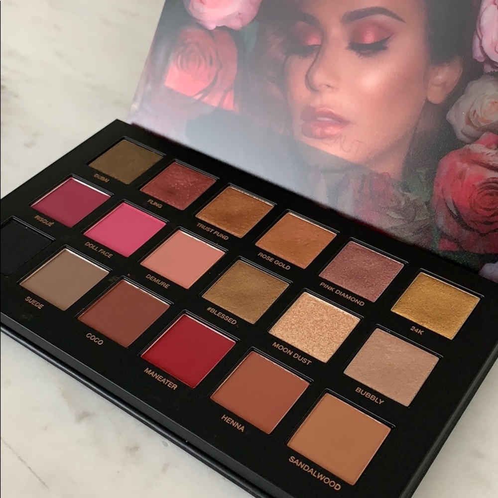 Huda Beauty Rose Gold Remastered Eyeshadow Palette - Picture 5 of 12